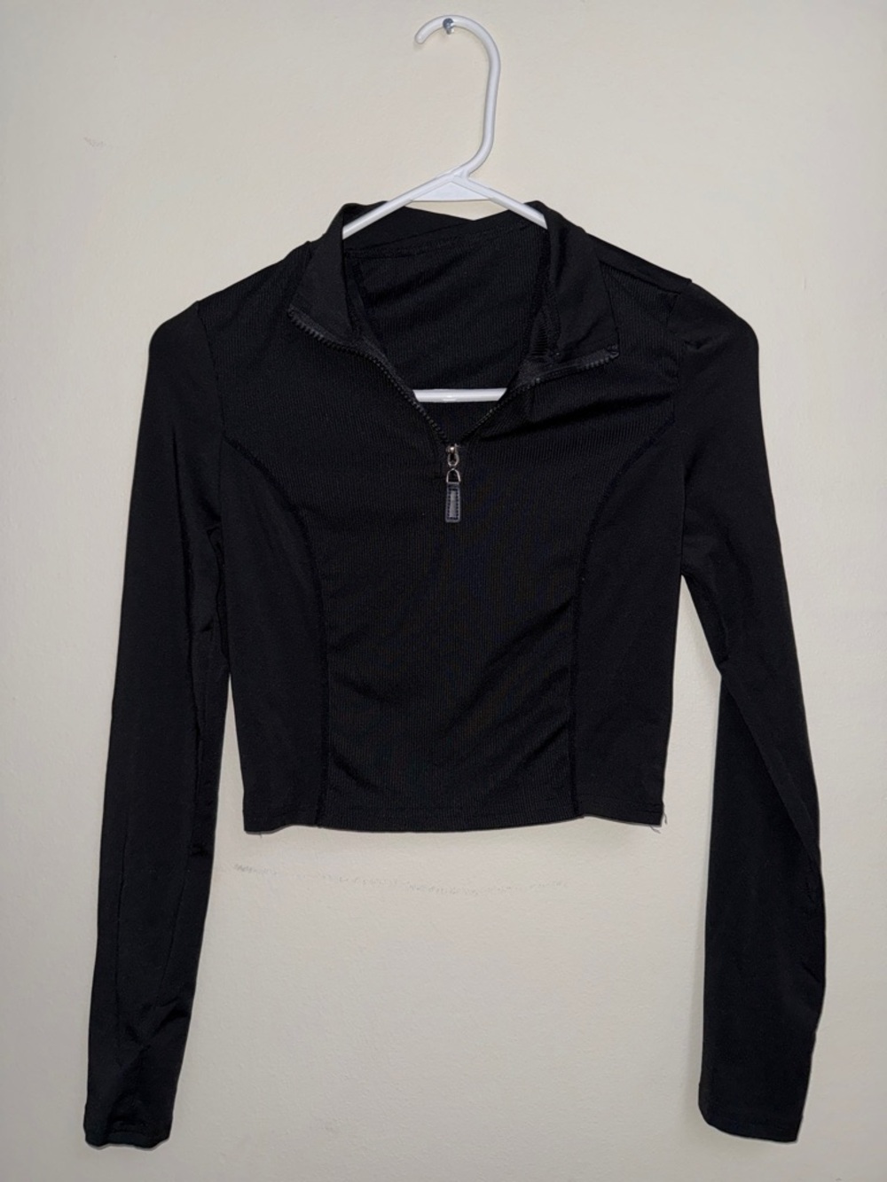 SHEIN Black Long-Sleeve Zip Crop Top